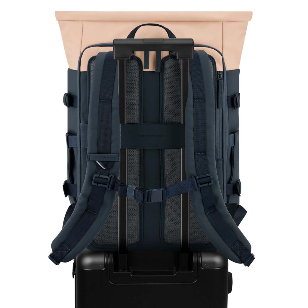 Helsinki Pro Navy Blush