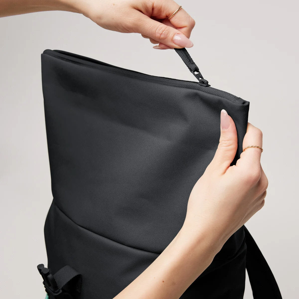 Rolltop Easy Small MONOCHROME black