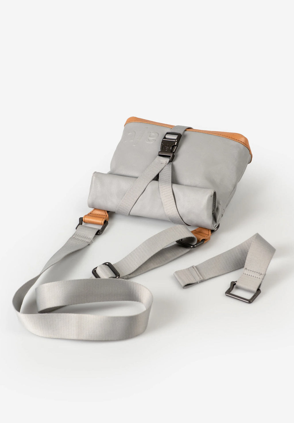 Tsu circular grey