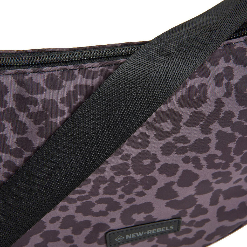 Moonbag Leopard black