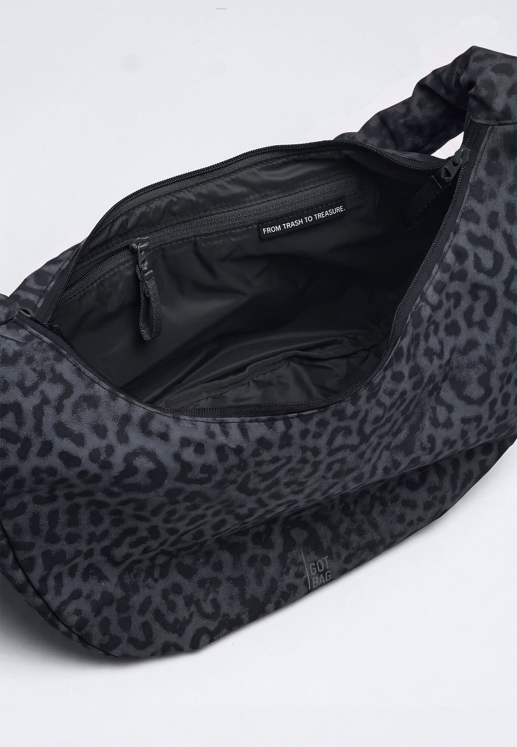 Moonbag Ruffle Cat shark Black