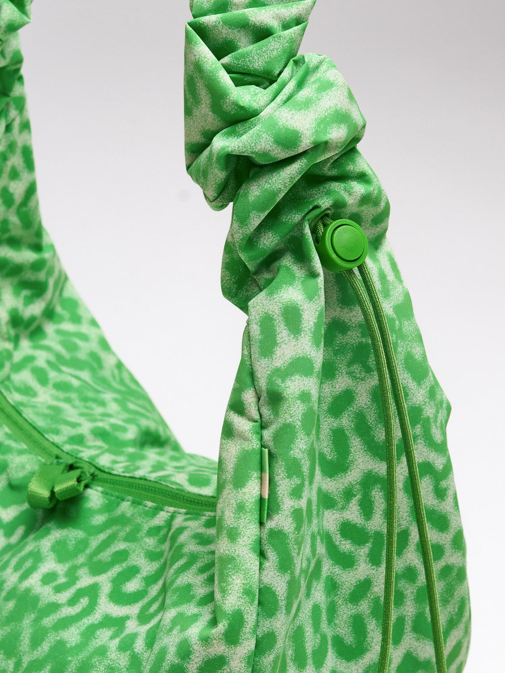 Moonbag Ruffle Cat shark leaf sheep
