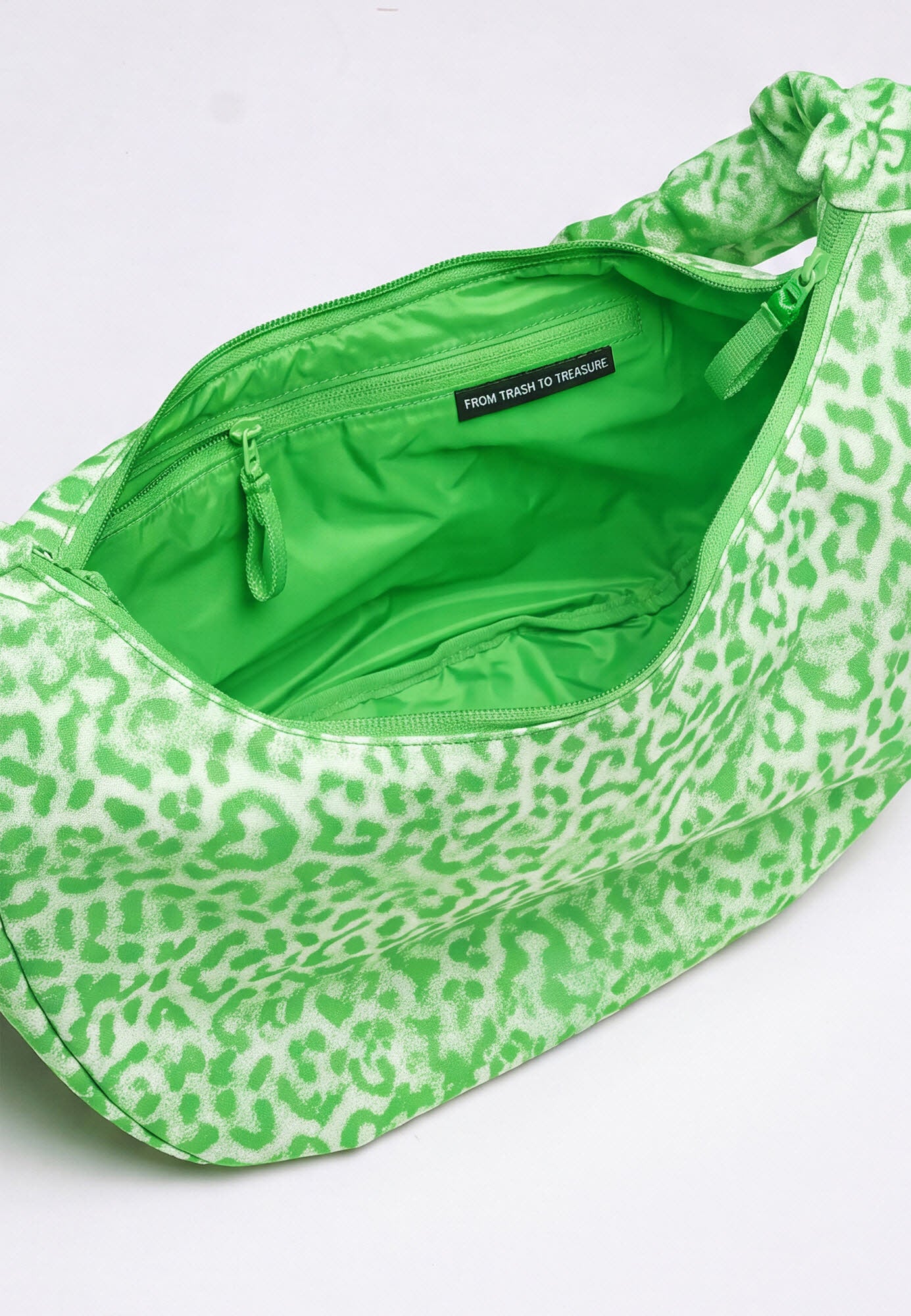 Moonbag Ruffle Cat shark leaf sheep