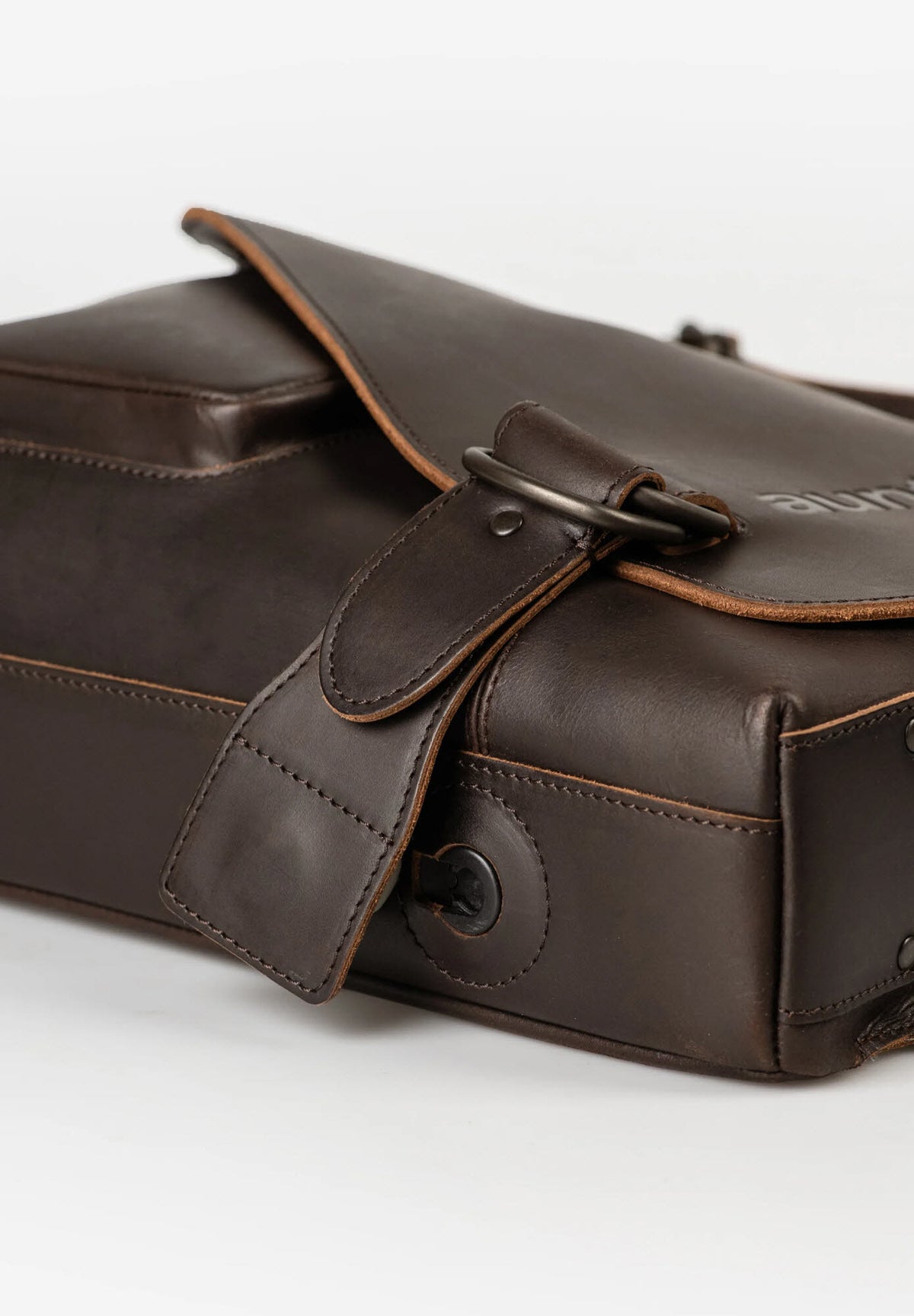 Judd dark brown