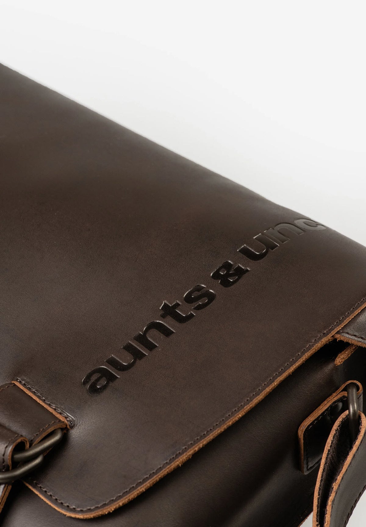 Judd dark brown