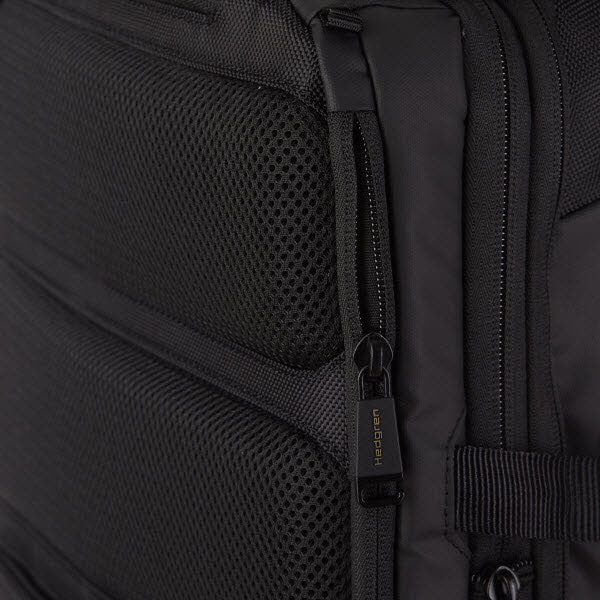 SUBURBANITE BLACK