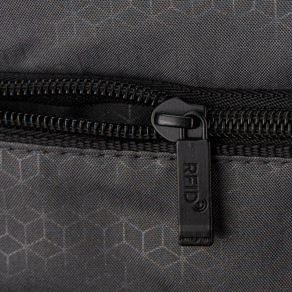 SUBURBANITE BLACK