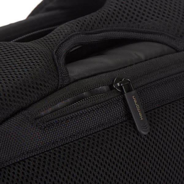 SUBURBANITE BLACK