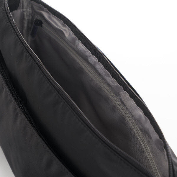 EYE M BLACK
