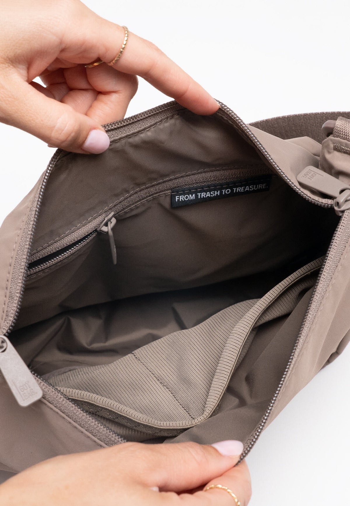 Pocket Sling Bag oyster