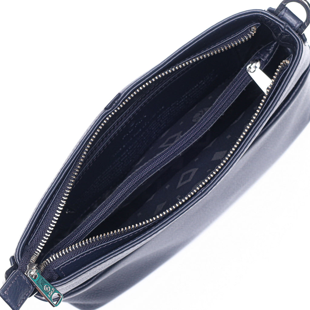 Andrea Navy