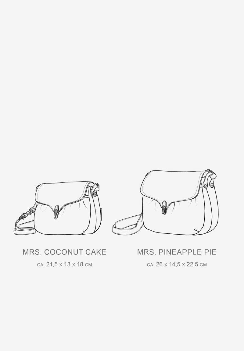 Mrs. Pineapple Pie Caramel
