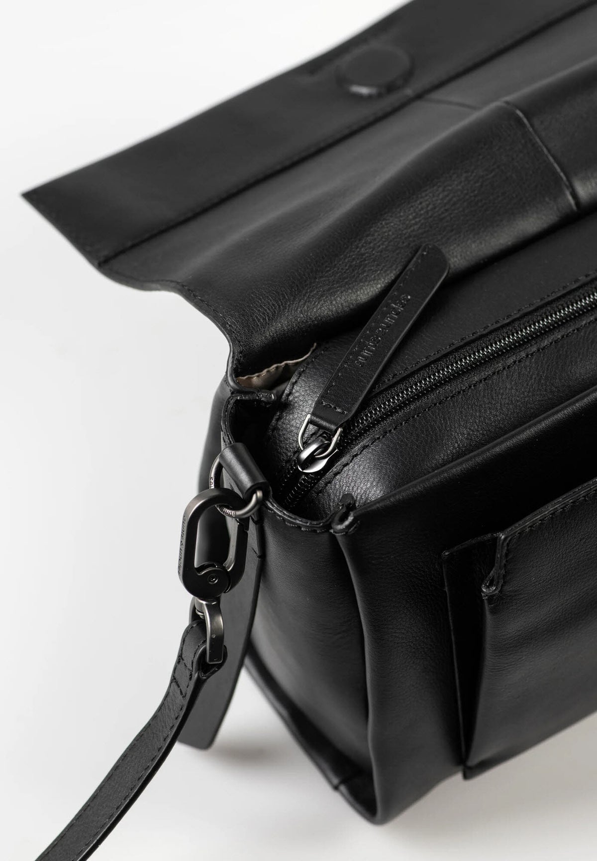 Noon Jet Black