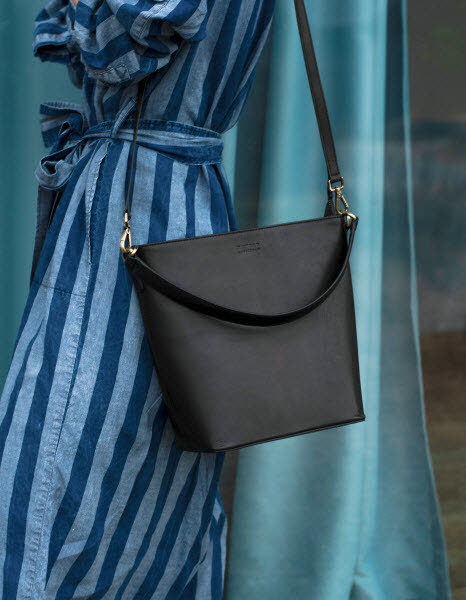 Bobbi Bucket Maxi Schwarz