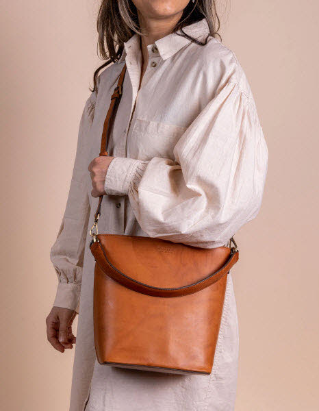 Bobbi Bucket Maxi Cognac