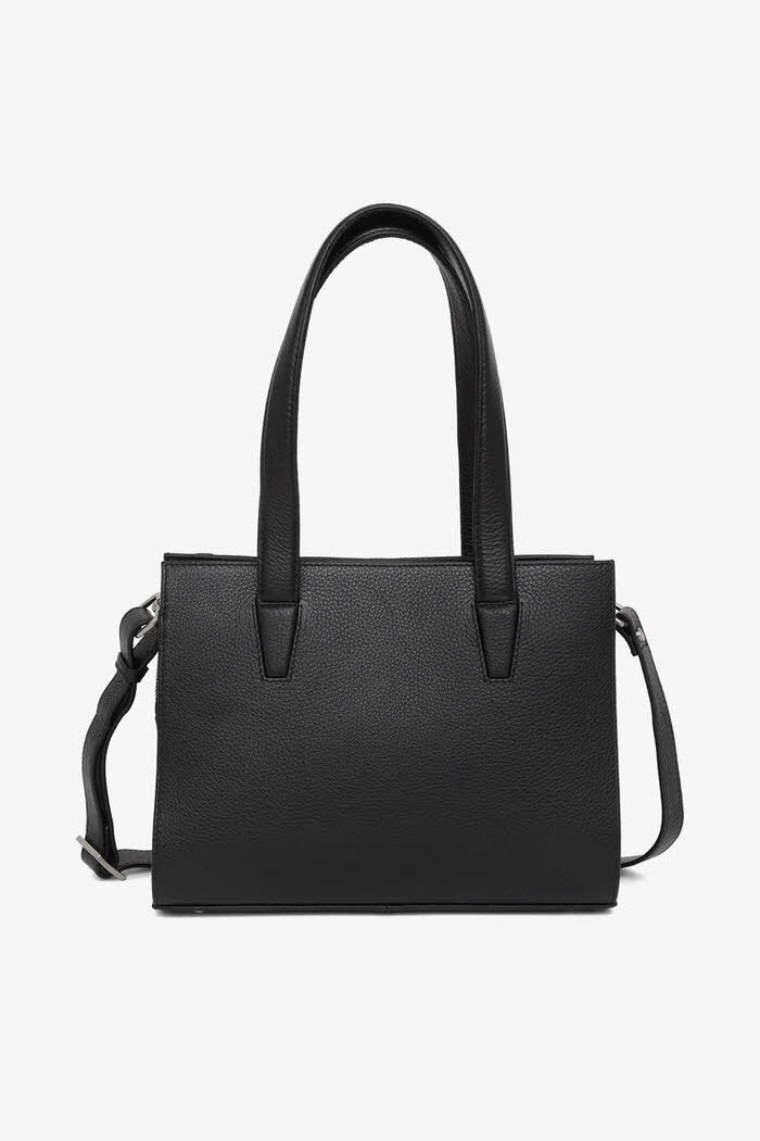 Elea Black