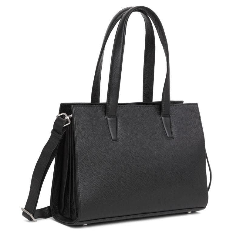 Aline Black