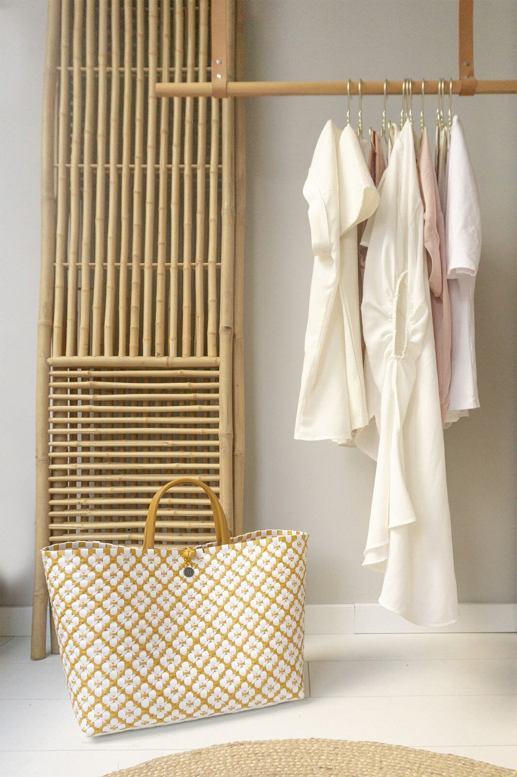 Motif Bag mustard with white pattern