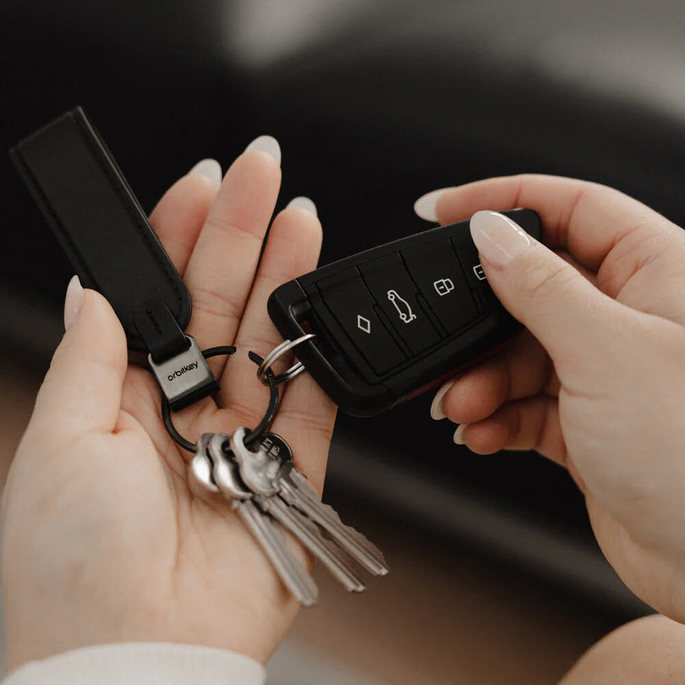 Leather Loop Keychain Black